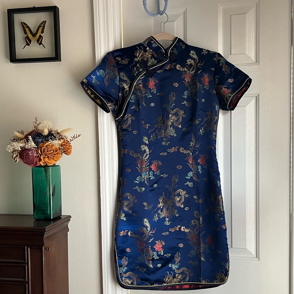 Gorgeous Satin Blue Cheongsam in Oriental Floral